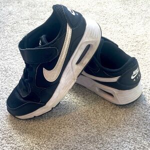Kids size 3 black Nike sneakers